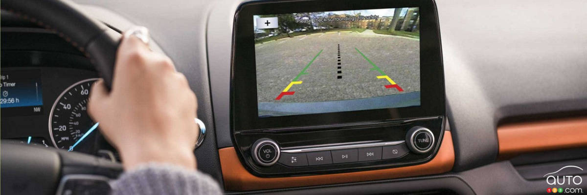 Backup cameras in cars now mandatory in Canada